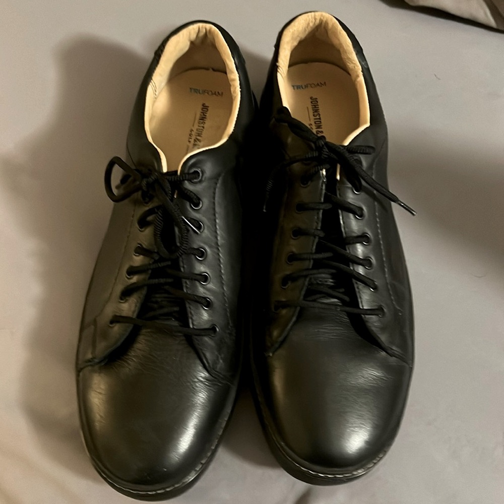 Johnston Murphy True Foam comfort golf shoe